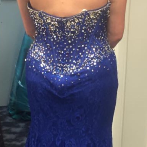 Prom dress need gone! - Picture 3 of 4